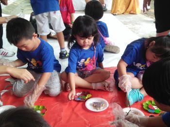 Highscope-Omocha-06-Painting02-kegiatan Highscope-Omocha-06-Painting02-kegiatan